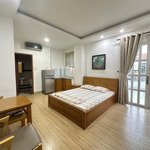 Căn hộ ban công - thang máy, hầm xe, bảo vệ 24/7 - ngay cầu lê văn sỹ - bờ kè hoàng sa
