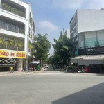 Cho thuê nhà phố khu công ích phạm hữu lầu q7-4x18m*3l+4pn+nhà sơn mới-giá chỉ : 18tr / tháng .