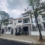 Bán căn liền kề trung văn nam từ liêm dt110m, 5 tầng, mt7m, lh 0987857904