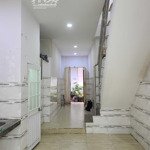 Chính chủ cho thuê nhà riêng 1 trệt, 1 lầu, 2 mặt hẻm, dtsd 80m2, khu vực quận 3 giá rẻ