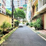 Nhà phân lô ba đình 71m2 mt 8,2m vỉa hè ô tô tránh hơn 20 tỷ. khu dân trí cao dường nhựa sạch sẽ