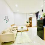 Căn studio cửa sổ trời lớn, máy giặt riêng, sofa mới tinh gần vòng xoay lăng cha cả