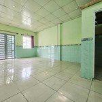 Nhà cực hiếm, ngay ngã tư thủ đức, hiệp phú ,xe hơi đậu cửa , chỉ 3.8 tỷ.