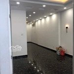 Cho thuê duy nhất 1 căn nhà phố 1 trệt 3 lầu 4 phòng ngủ 5 vệ sinh30 triệu/tháng