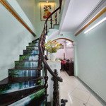 Bán nhà giảng võ ngọc khánh, dt 42m x 6 tăng, giá 8.8 tỷ