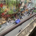 Chính chủ cho thuê nhà mặt phố hàng gà, dtsd 300m2, kinh doanh mọi mô hình
