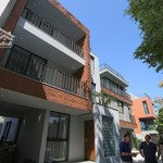 Ngôi nhà cho thuê 4 phòng ngủ đầy đủ nội thất tại long biên