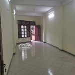 Cho thuê nhà phố lê thanh nghị: dt sàn 93m2 x 5 tầng và 1 lửng. 2 mt 3m x 4.5 m. nguyên căn