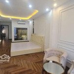 Phố lò đúc 66m 6 tầng thang máy , ô tô, ngay gần mặt phố .