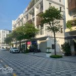 Chính chủ bán gấp căn shophouse 75m2 mặt đường đẹp giá 21 tỷ để trả nợ