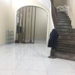 Cho thuê nhà tại hoàng quốc việt ngõ to 50 m2 x 4 tầng giá rẻ