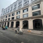 Chính chủ cho thuê nhà mặt phố chùa láng đống đa, 110m2 7tầng, mt 7m, kd mọi mô hình kể cả nhà hàng
