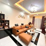 Vip view hồ trần khát chân,hbt 2 mặt thoáng ôtô vào tận cửa có ô chờ thang máydiện tích66m2x 5 tầnggiá 12.6t