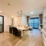 Gấp 14 triệu/th 2 phòng ngủgócdiện tíchlớn full nt cao cấp - view hồ bơi, lumière boulevard vinhomes grand park