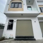 Bán nhà 2 tầng tặng full nội thất