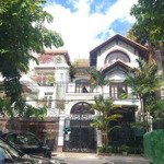Dt 9x21m - biệt thự mini 4 lầu thang máy còn mới đẹp ngay ngã tư âu cơ - llq, đường thông nhau 10m