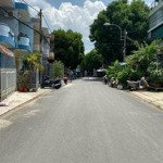Bán lô đất đối diện công viên. gần trường quốc tế.
