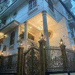 Nhà đẹp phố xuân diệu _5t _39,8ty _ lô góc _ kinh doanh _ o to qua nhà _ gần hồ _ở cực víp