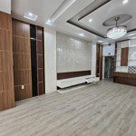 Bán toà nhà mặt đường lê hồng phong - vị trí cực đẹp - lô góc 2 mặt đường - sẵn dòng tiền thuê.