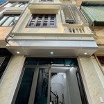 đắc địa vị trí đẹp 45 m 4 tầng chỉ 15 m ra mặt phố lê lợi ô tô tiện gửi/kinh doanh/cho thuê/ 8.5 tỷ