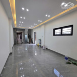 Bán nhà nguyễn văn cừ 6 tầng thang máy,48m2 - ô tô vào gần nhà - gần phố - tiện ích vip,chỉ 10.75