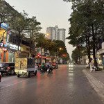 Giảm 2 tỷ mặt phố trung hoà, 132m2 x 6 tầng thang máy,mt 5,6m,thiên đường ẩm thực,vỉa hè,kd sầm uất
