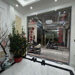 Nhà mới đẹp ở ngay -gần ngã tư sở-ngõ kinh doanh-ba bước ra phố-44m2-5 tầng-11tỷ