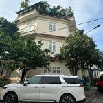 Bán nhà góc 2 mặt 3 tầng ,phường đông hòa, dĩ an,giáp thủ đức,đường rộng 12m vỉa hè cây xanh 2 bên