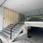 Nhà mới lên! đỗ quang, thông sàn văn phòng có hầm, vỉa hè, dòng tiền 1 tỷ/năm 81m mt 5,2m giá 34 tỷ