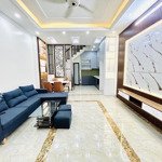 Hơn 5 tỷ có nhà 41m, 5 tầng, nam dư, hoàng mai 40m, 5 tầng.