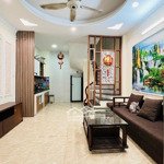 Nhà ngô gia tự, dân xây 34m, 3t, giá chỉ 4 tỷ, không có căn thứ 2 đâu ạ. lô góc, gần ô tô !