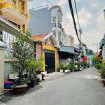 Bán nhà cấp 4 65m2 chung tâm chợ thủ đức giá 3tỷ850 nhà có hiện trạng gác lửng. vi trí đẹp