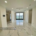 Bán căn hộ sunshine sky city (4pn+3wc) dt 132m2 tầng cao giá 7ty500. lh: 0903705423