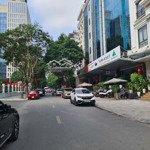 Bán tòa nhà văn phòng 8 tầng - lô góc - thông sàn - vỉa hè rộng - doanh thu 100 triệu/t 82 tỷ