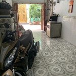 Xe hơi ngủ trong nhà cmt8 tân bình