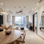 Chính chủ bán nhanh 3 phòng ngủvinhomes landmark 2 - 2804 full nội thất cao cấp ban công view sông