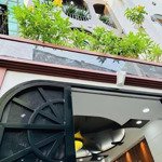 Nhà đẹp ngay chợ 200 chỉ 2.7 tỷ!!! xây 1 trệt 2 lầu 46m2 đường đoàn văn bơ, quận 4. sổ sẵn