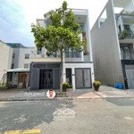 Nhà 1 trệt 2 lầu 3pn gần làng đại học quốc gia, khu phú hồng thịnh, 2005 dĩ an, bình dương