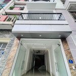 Giảm sâu bán nhà phân lô, đường 8m. quận cầu giấy