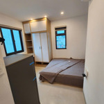 Nội thất: giường tủ, kệ bếp tủ bếp, hút mùi, bếp từ, bàn ghế, tủ lạnh, máy giặt chung