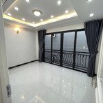 Bán nhà đang có hđ thuê 25tr/tháng đường hòa hảo, q10. dt 70m2. lh 0903632392 quân