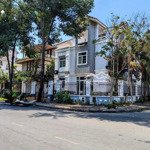 Duy nhất căn bt đơn lập góc 2 mặt tiền đường lớn. giá cực tốt cho nhà đầu tư. lh: 0948678967