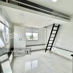 Cho thuê căn hộ gác cao 1m7, cửa sổ, thang máy, full nội thất, ngay cầu vượt 3 tháng 2