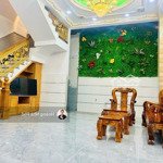 Bán nhà 2 tầng mới, kế vincom, 76m2 ngang 6.1m, đường thông, gần mặt tiền. 6 tỷ 6