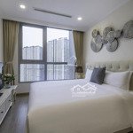 Cho thuê cc 2 phòng ngủ 2 vệ sinh 80m2 tại vinhomes central park, 22 triệu vnd