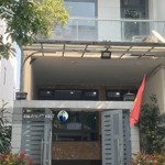Văn phòng tầng 2 - 40m2 vạn phúc city, sàn trống, có ban công thoáng, thang máy máy lạnh, hầm xe.