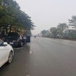 Bán lô đất cách 1 lô ra mặt đường 6, ngay trung tâm thị trấn chúc sơn, dt 80m2, mt 4m