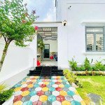 9,5 tỷ chủ cần bán gấp nhà vườn siêu đẹp quận gò vấp, dt 150m2 đường xe hơi. lh 0903632392