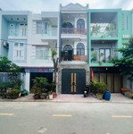 Tôi chính chủ cần bán căn nhà phố mới hoàn thiện gần chợ dĩ an, tp dĩ an