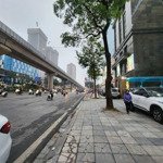 Bán ngay mặt phố - phân lô vỉa hè - ô tô tránh dừng đỗ ngày đêm - trung tâm hành chính quận - kd